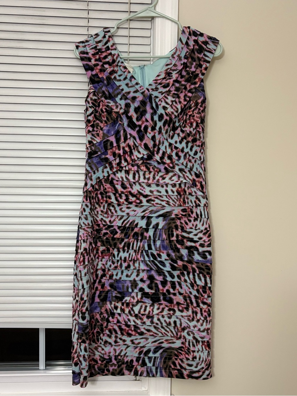 Sleeveless midi dress